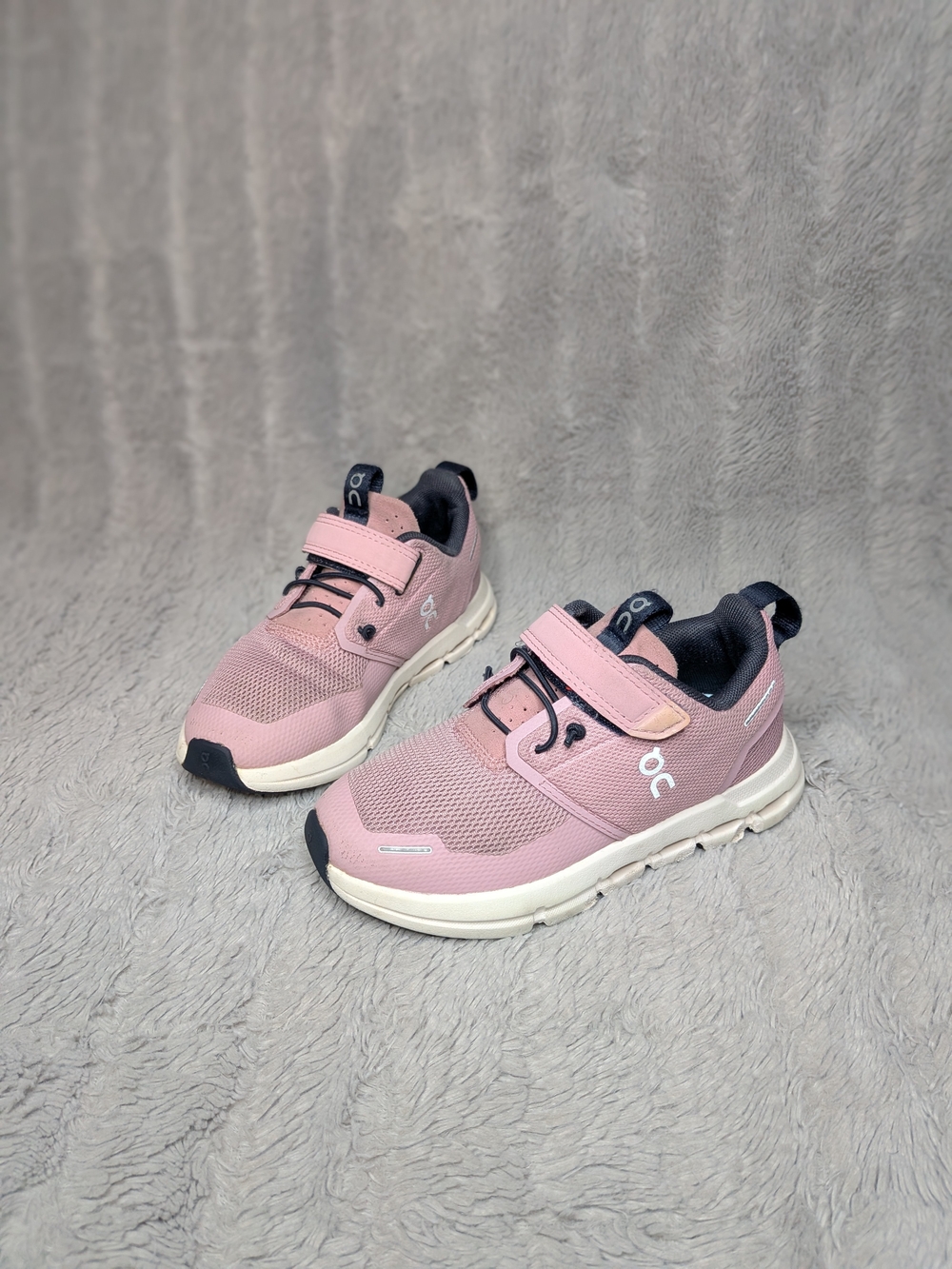 On Running Kids Pink Mesh Lace & Strap Sneakers